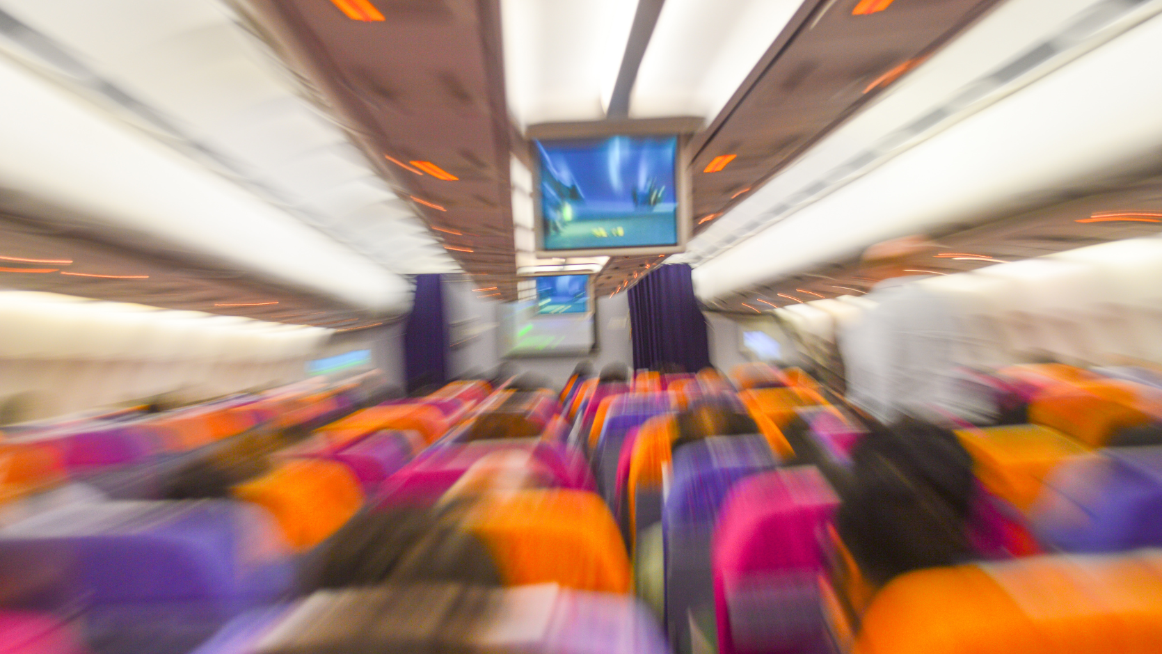Can spilling hot tea on a plane cause a spinal injury? Which case won?